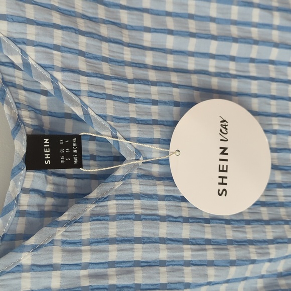 NWT V neck sleeveless top - Picture 2 of 6